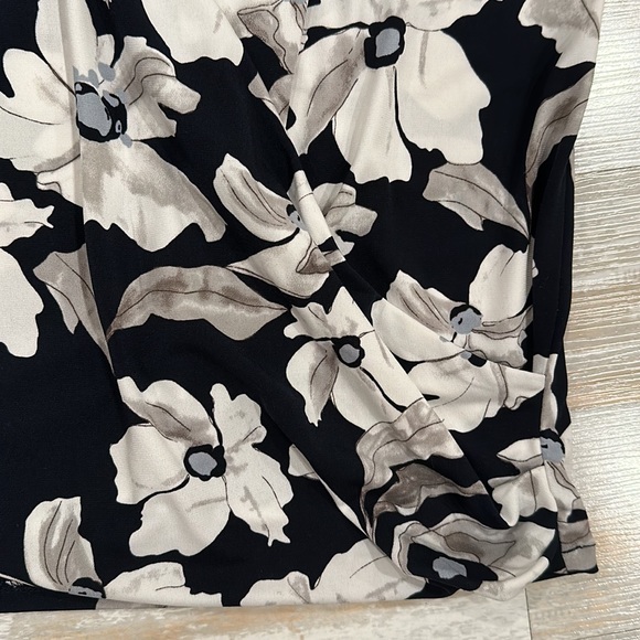 Banana Republic Cross Front Blouse - Picture 4 of 4